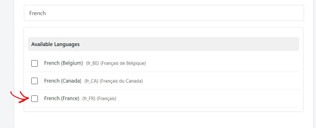 Die Sprachenliste gefiltert nach Französisch, mit einem Pfeil, der auf das Kontrollkästchen für Französisch (Frankreich) zeigt